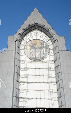 Neue Westfassade der Kathedrale von Notre Dame De La Treille, Lille, Frankreich Stockfoto