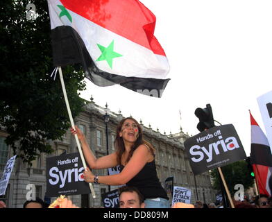 Downing Street, London. 28. August 2013. Anhänger der Koalition Stop the war haben heute ab 17 Uhr eine Demonstration gegen jede militärische Intervention in Syrien abgehalten. Fotograf Tony Henshaw Stockfoto