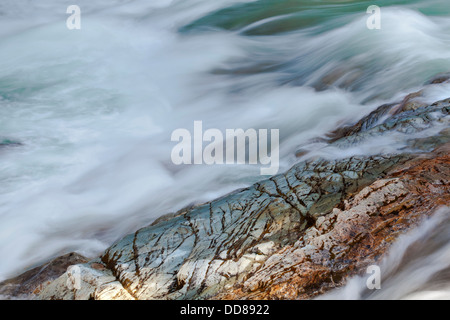 USA, Washington, seinem. Rauschenden Wasser auf dem Agnes Gorge Trail. Stockfoto