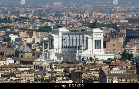 Nationaldenkmal für Vittorio Emanuele II, besser bekannt unter dem Namen Vittoriano in Rom befindet sich in Piazza Venezia Stockfoto