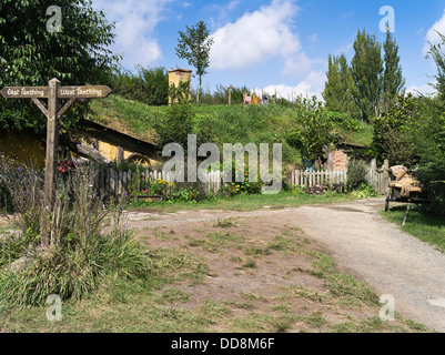 dh Herr der Ringe HOBBINGEN Neuseeland Hobbits Wegweiser Ferienhaus Film set Film Website Hobbit Mittelerde Stockfoto