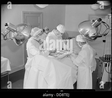 Dieses Foto zeigt einen Operationssaal im Granada Relocation Center, auch bekannt als Amache, ein japanisches amerikanisches Internierungslager während des Zweiten Weltkriegs. Stockfoto