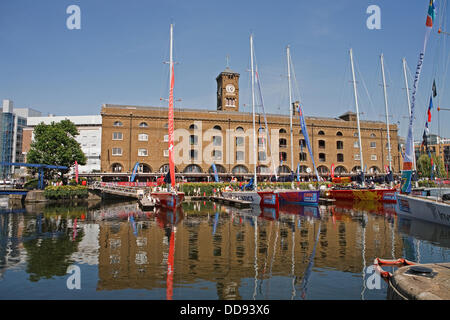 London, UK, 28. August 2013, das Rennen Ihres Lebens Yachten vertäut am St Katherines Dock in Londo Credit: Keith Larby/Alamy Live-Nachrichten Stockfoto