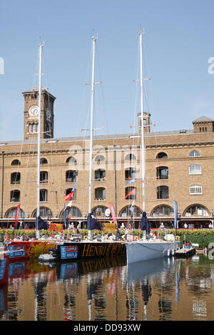 London, UK, 28. August 2013, das Rennen Ihres Lebens Yachten vertäut am St Katherines Dock in Londo Credit: Keith Larby/Alamy Live-Nachrichten Stockfoto