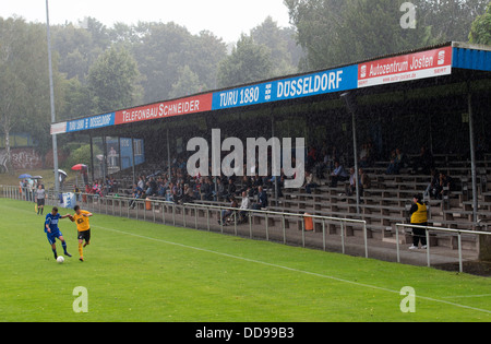 Eine Der Feuerbach Straße Stadion Heimat von TuRU 1880 Düsseldorf Fußballverein (blaue Hemden) Stockfoto