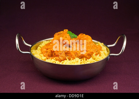 Chicken Tikka Masala ein indisches Curry populär in Europa als eine Fusion von orientalisches Essen und modernen westlichen Geschmack entwickelt Stockfoto