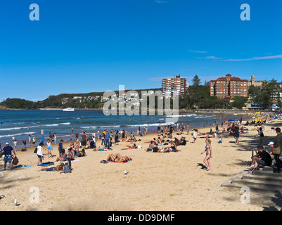 dh Manly Beach MANLY Australien Massen Austrailian Strand Leute zum Sonnenbaden sydney Stockfoto