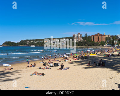 dh Manly Beach MANLY Australien Massen Austrailian Strand Leute zum Sonnenbaden sydney Stockfoto