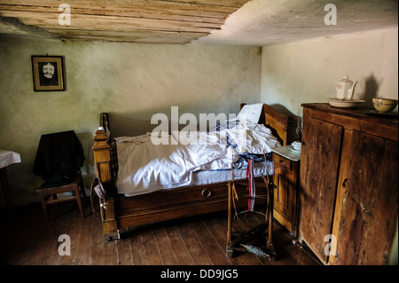 Höhlenwohnungen, die Wohnung in dem Dorf Graufthal, Elsass, Frankreich. Stockfoto