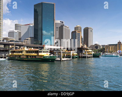 dh Sydney Harbour SYDNEY AUSTRALIA Harbour City Ferries Fähranlegestellen Sydney Waterfront City Wolkenkratzer Hafen Circular Quay Stockfoto