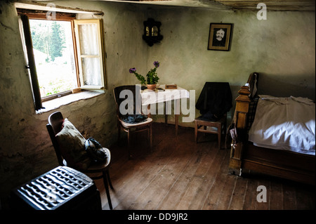 Höhlenwohnungen, die Wohnung in dem Dorf Graufthal, Elsass, Frankreich. Stockfoto