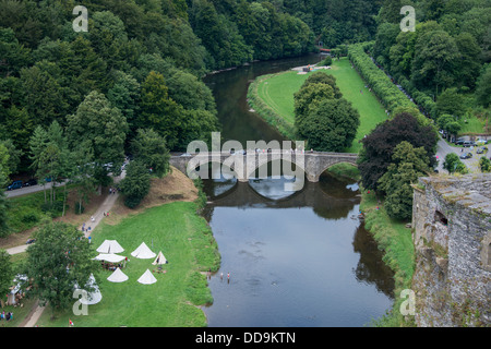 Blick auf den Fluss Semois in Belgien Dorf Bouillon Stockfoto