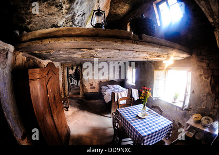 Höhlenwohnungen, die Wohnung in dem Dorf Graufthal, Elsass, Frankreich. Stockfoto