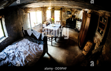 Höhlenwohnungen, die Wohnung in dem Dorf Graufthal, Elsass, Frankreich. Stockfoto