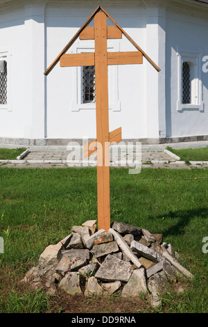 Grab eines Priesters im Bobrenev Kloster in Kolomna, Russland Stockfoto