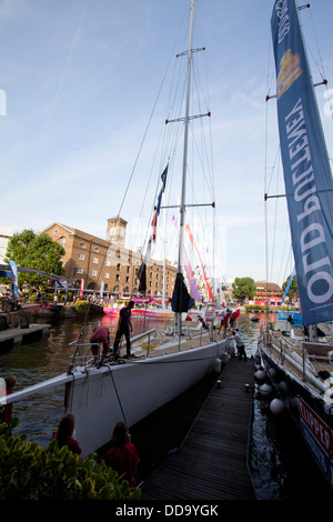 Rund um die Welt Clipper 2013 / 2014 längste Rennen der Welt konkurrieren Clippers bei St Katharines dock London Boot Stockfoto