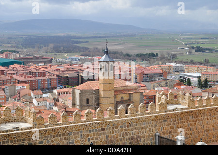 Avila, Spanien. Blick auf die Stadt von der Festungsmauer Stockfoto