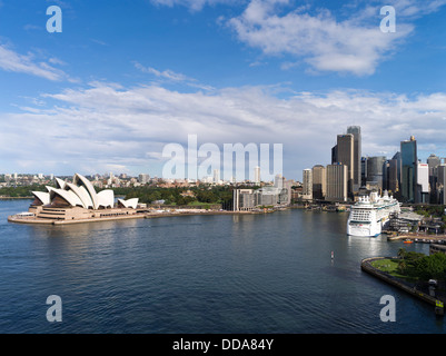 dh Sydney Harbour SYDNEY Australien Sydney Opera House Passenger terminal Schiff Wolkenkratzer Skyline der Stadt Antenne Stockfoto