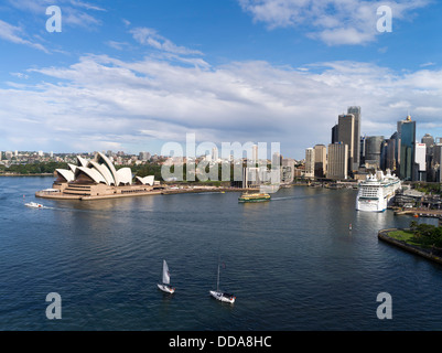 dh Sydney Harbour SYDNEY Australien segeln Boote Passagier Schiff terminal Skyline der Stadt Opernhaus Antenne Stockfoto