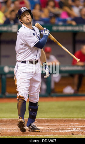 St. Petersburg, Florida, USA. 29. August 2013. JAMES BORCHUCK | Times.Evan Longoria schlägt sich im sechsten Inning während der Tampa Bay Rays-Spiel gegen die Los Angeles Angels Donnerstag, 29. August 2013 im Tropicana Field in St. Petersburg, FL. Credit: James Borchuck/Tampa Bay Times/ZUMAPRESS.com/Alamy Live News Stockfoto