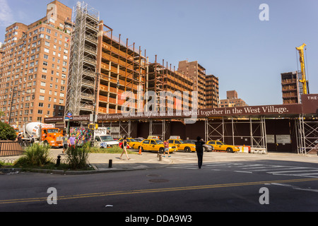 Die Skelettreste und Fassaden sind auf St. Vincent Catholic Medical Center in Greenwich Village in New York nur noch Stockfoto