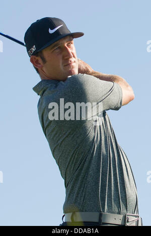 25. August 2013 - Jersey City, New Jersey, USA - 25. August 2013: Kevin Chappell (USA) Abschläge-off bei der Endrunde der Barclays Fed Ex Championship Liberty National Golf Course in Jersey City, New Jersey. Kostas Lymperopoulos/csm Stockfoto