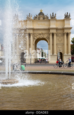 Das Brandenburger Tor, Brandenburger Tor, auf dem Luisenplatz in Potsdam, Deutschland Stockfoto
