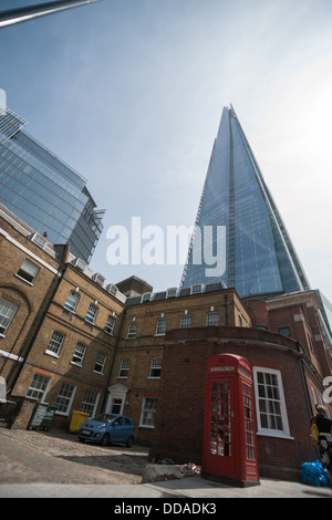 Ultra-modernes Gebäude bekannt als die Scherbe, eine hohe, Glas verkleidet Wolkenkratzer Londons. Das höchste Gebäude in Westeuropa. Stockfoto