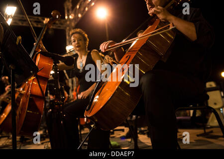 Thessaloniki, Griechenland. 29. August 2013. Staatlichen Sinfonieorchesters Thessaloniki am Aristoteles Platz in Thessaloniki, Griechenland am 29. August 2013. Bildnachweis: Konstantinos Tsakalidis/Alamy Live-Nachrichten Stockfoto