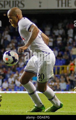 London, UK. 29. August 2013. Tottenham Sandro während der UEFA-Europa-League-Qualifikation Vorrundenspiel zwischen Tottenham Hotspur aus England und Dynamo Tiflis am 29. August 2013 in London, England an der White Hart Lane Stadium gespielt. Bildnachweis: Mitchell Gunn/ESPA/Alamy Live-Nachrichten Stockfoto