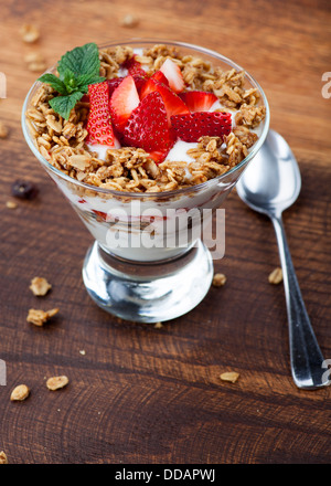 Frische Erdbeer-Joghurt-parfait Stockfoto