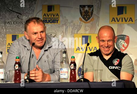 London, UK. 29. August 2013. Dean Richards spricht den Newcastle Falcons Direktor des Rugby während des Besuchs der Aviva Premiership Saison Start 2013 / 2014 im Twickenham Stadion am 29. August 2013 in London, England. Bildnachweis: Aktion Plus Sport/Alamy Live-Nachrichten Stockfoto