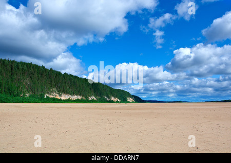 Pinega-Fluss in der Region Archangelsk, nördliche Russia.Golubino Stockfoto