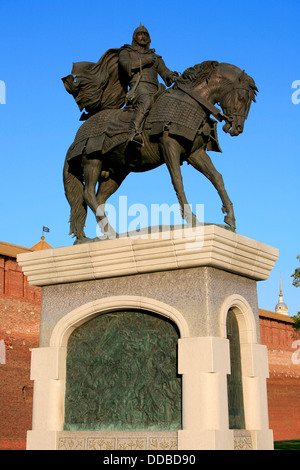 Reiterstatue von Großfürst und Sankt Dimitri Donskoy (1350-1389) im Kreml in Kolomna, Russland Stockfoto