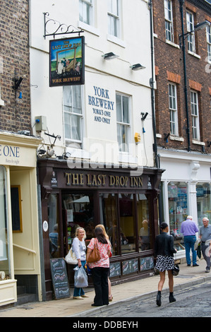 DIE LAST DROP INN Traditionskneipe im Colliergate in der Innenstadt von York North Yorkshire England UK Stockfoto