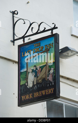 DIE LAST DROP INN Traditionskneipe im Colliergate in der Innenstadt von York North Yorkshire England UK Stockfoto