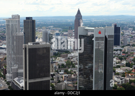 Bürogebäude und Wolkenkratzer in Frankfurt am Main, Deutschland. Stockfoto