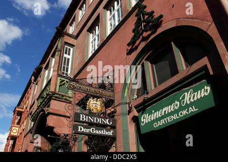 Die Steineres Haus Pub mit Biergarten in Frankfurt am Main, Deutschland. Stockfoto