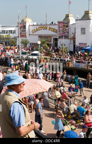 CLACTON AM MEER DIREKT AM MEER MIT MASSEN Stockfoto