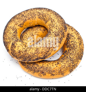 Bagel mit Mohn auf weißem Hintergrund Stockfoto