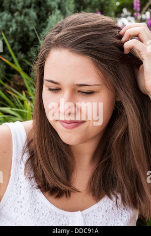 Hübsche junge Frau Stockfoto