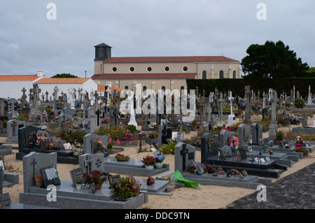 Die Kirche und Friedhof in La Guérinière Ile De Noirmoutier Frankreich Stockfoto