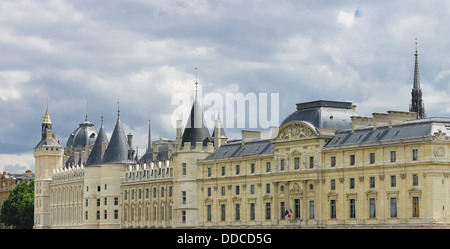 Schloss Conciergerie, ehemaliger königlicher Palast und Gefängnis in Paris. Frankreich Stockfoto