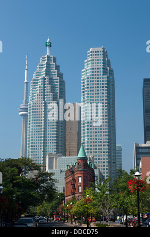 GOODERHAM BUILDING (©DAVID ROBERTS JR 1892) BROOKFIELD PLACE (© BREGMAN & HAMANN 1992) FRONT STREET TORONTO ONTARIO KANADA Stockfoto