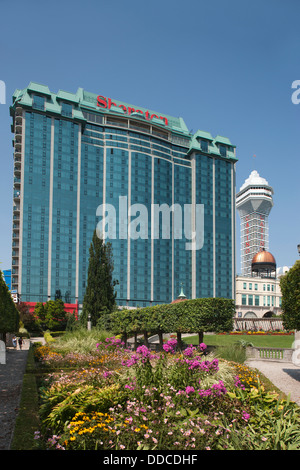 SHERATON FÄLLT HOTELGARTEN NIAGARA ONTARIO KANADA Stockfoto