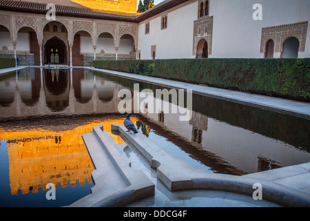 Innenhof des Mapuches (Gerichtshof der Myrten). Comares Palast. Nazaries Paläste. Alhambra, Granada. Andalusien, Spanien Stockfoto