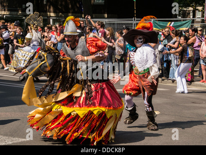 Karnevalskostüme bei Notting Hill 2013 präsentiert Stockfoto