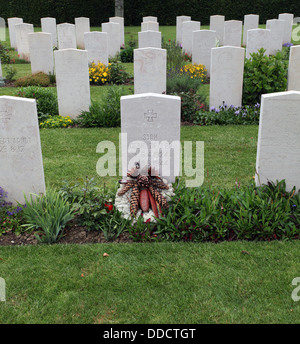 Deutsche Gräber in der britischen Soldatenfriedhof in Bayuex, Frankreich Bayeux Commonwealth War Graves Kommission Cemetery Stockfoto