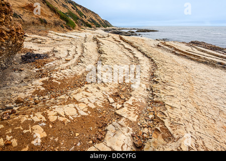 Die schroffen Felsen und Klippen des Montana de Oro State Park in Kalifornien. Stockfoto