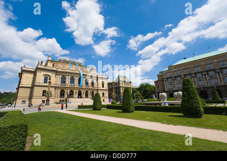 Das Rudolfinum ist ein Musik-Auditorium in Prag, Tschechien. Entworfen vom Architekten Josef Zítek und Josef Schulz. Wurde eröffnet F Stockfoto